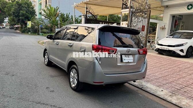 Toyota Innova 2017 2.0E Bạc