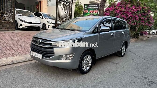 Toyota Innova 2017 2.0E Bạc