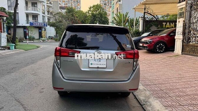 Toyota Innova 2017 2.0E Bạc