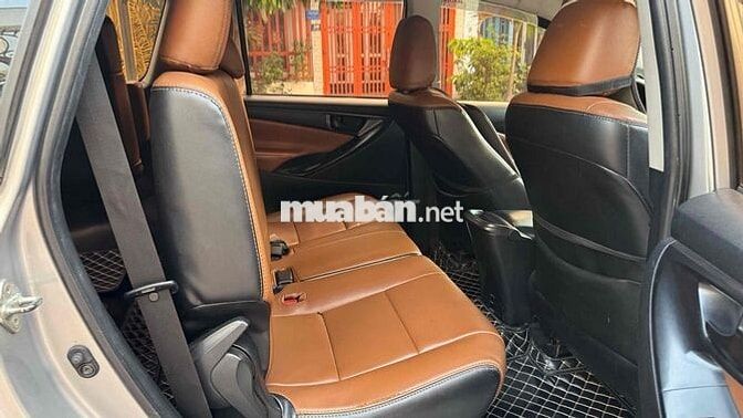 Toyota Innova 2017 2.0E Bạc