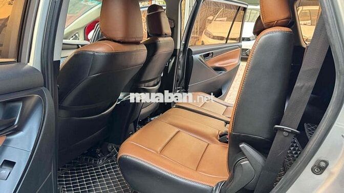 Toyota Innova 2017 2.0E Bạc