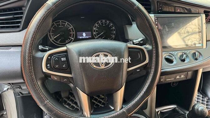 Toyota Innova 2017 2.0E Bạc