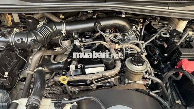 Toyota Innova 2017 2.0E Bạc