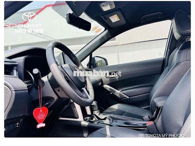 Toyota Corolla Cross 2022 Bạc 40.000km