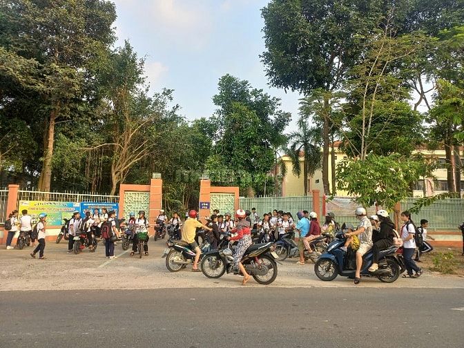 Bán Đất thổ cư 100% dt 9*65 mặt tiền đường Bùi Thị Điệt
