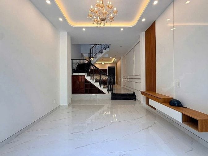 Nhà 4m x 18.5m trệt, 2 lầu đường Phan Huy Thực, phường Tân Kiểng, Q7