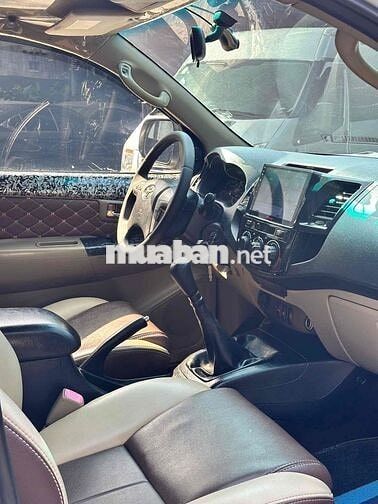 Toyota Fortuner 2015 Bạc