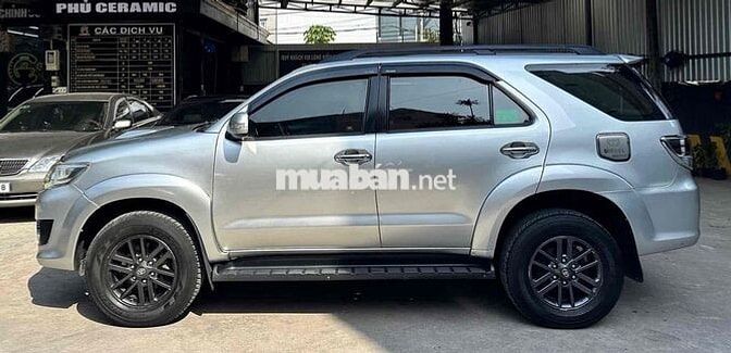 Toyota Fortuner 2015 Bạc