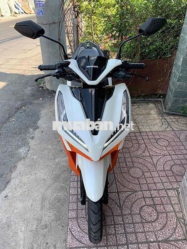 Honda Vario 150 2018 Trắng Cam 18000 km