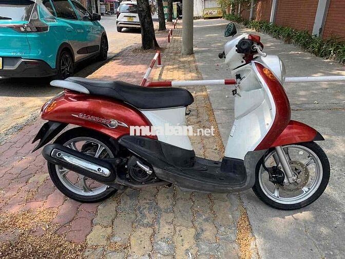 Yamaha Classico Đỏ trắng Đã sử dụng