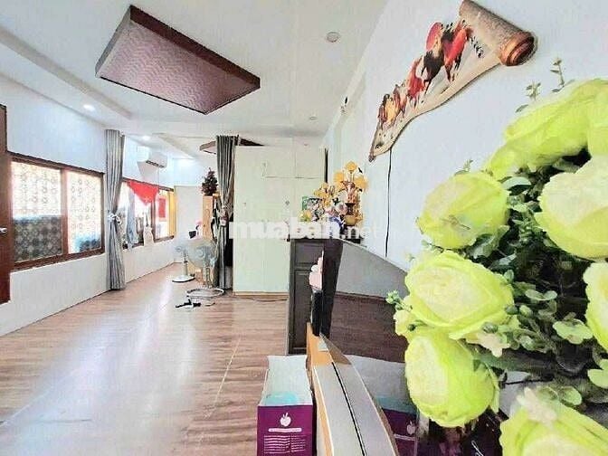 6 tỷ - căn tập thể Nguyễn Thái Học,110m,4 ngủ,  gần TTTM Hanoi center