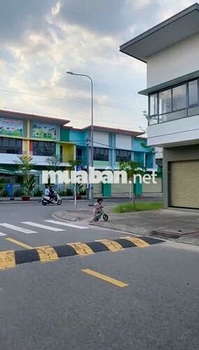 Bù lỗ NH, bán gấp căn Oasic city sát trường Quốc tế, chỉ 1ty990