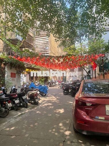 6 tỷ - căn tập thể Nguyễn Thái Học,110m,4 ngủ,  gần TTTM Hanoi center