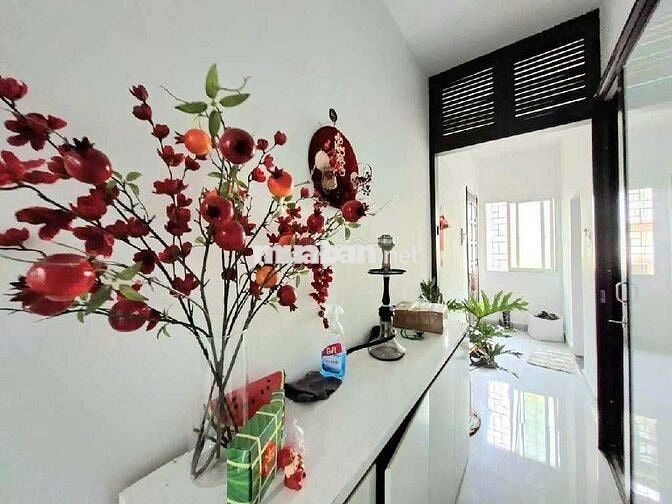 6 tỷ - căn tập thể Nguyễn Thái Học,110m,4 ngủ,  gần TTTM Hanoi center