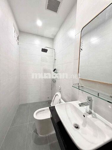 Cho Thuê Căn Hộ Áp Mái - Cao Nhất Toà Nhà