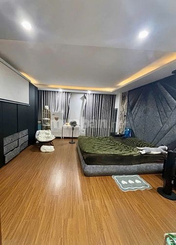 Bán nhà Ngã Tư Sở 50m2 mặt tiền 5.1m 6 tầng thang máy full nt lô góc