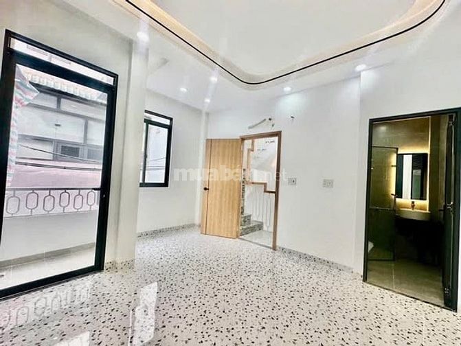 6,2 Tỷ TL ngay chủ Nhà xây mới SHR hoàn công đủ P1Q8 