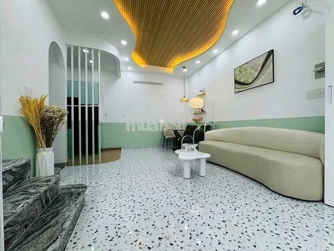 6,2 Tỷ TL ngay chủ Nhà xây mới SHR hoàn công đủ P1Q8 