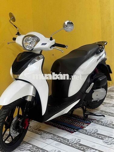 Honda SH Mode Trắng đen