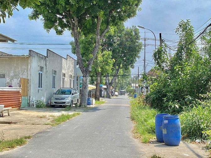Bán lô đất tặng căn nhà cấp bốn cũ 100m2 Tân Phú Trung Củ Chi 1 tỷ 050