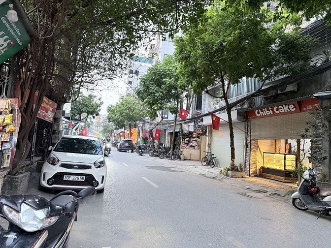 Mặt Phố Hoa Lâm – long Biên – 101 M2 – 3 T – Mặt iền 4 M – giá 24.3 Tỷ