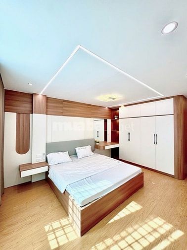 Bán gấp nhà Hoàng Văn Thái 45m2 mặt tiền 4m 5 tầng full nội thất gara 