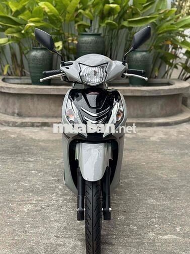 Honda Vision 2025 Xám 2700 km xe như mới