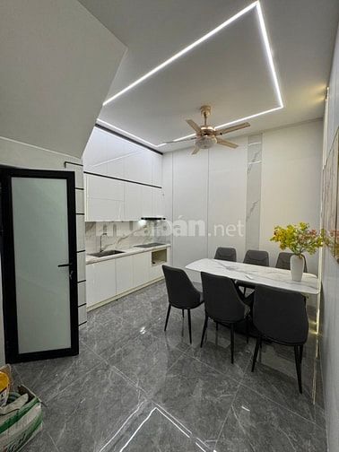 Bán gấp nhà Hoàng Văn Thái 45m2 mặt tiền 4m 5 tầng full nội thất gara 