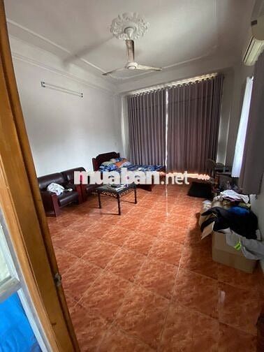 Cho thuê nhà nguyên căn 4 tầng mặt tiền nở hậu ngang 9m Lê Hoàng Phái