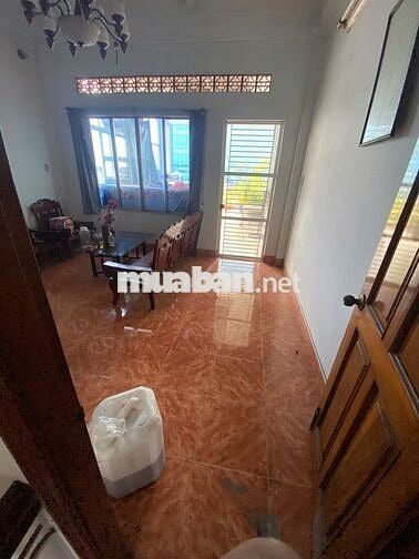 Cho thuê nhà nguyên căn 4 tầng mặt tiền nở hậu ngang 9m Lê Hoàng Phái