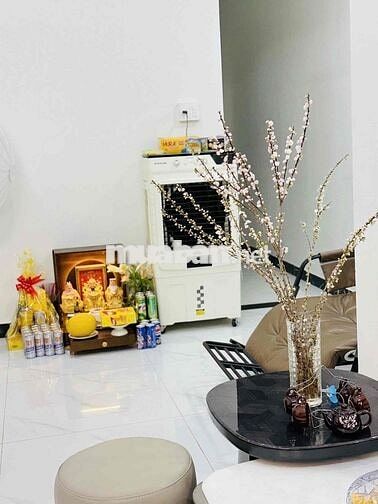 CẦN BÁN NHÀ CẤP 4 FULL NỘI THẤT