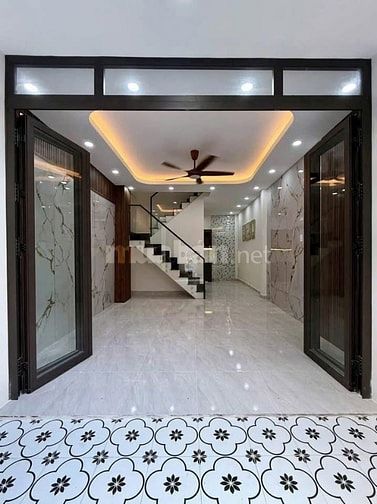 Bán nhà sát bến xe Q8 giá 1 tỷ 170 đang cho thuê tháng 11 triệu. SHR