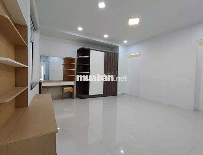 Cho thuê nhà góc 2MT 339B đường Lê Văn Sỹ Phường 14, Quận 3. 