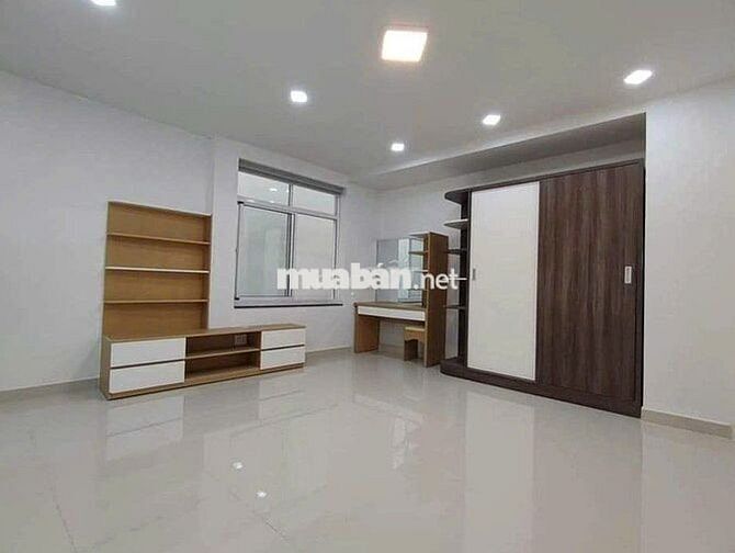 Cho thuê nhà góc 2MT 339B đường Lê Văn Sỹ Phường 14, Quận 3. 