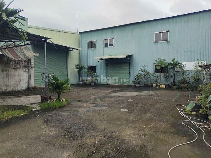 Cho thuê nhà xưởng 1600m2 đường xe công 40 feet