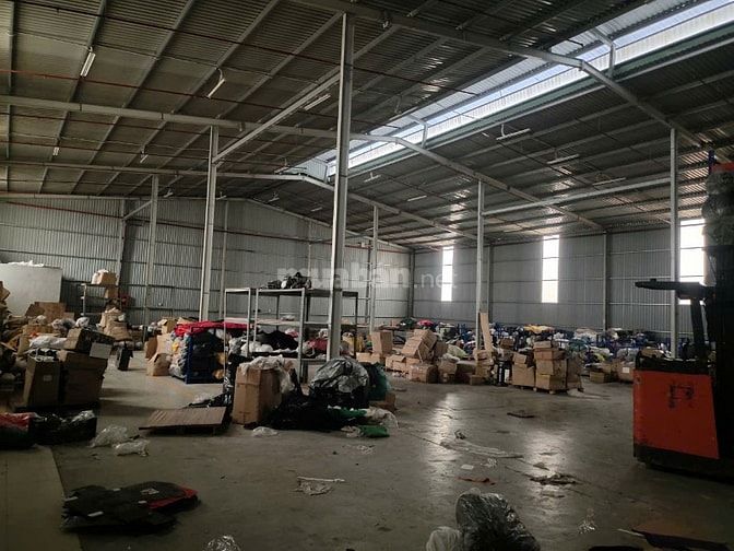 Cho thuê nhà xưởng 1600m2 đường xe công 40 feet