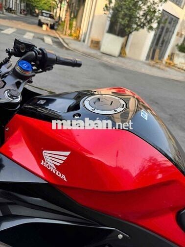 Honda CBR150R ĐKLĐ 5/2025 chính chủ biển 15