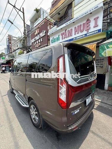 Ford Tourneo xe giám đốc đi rất đẹp full đồ chơi