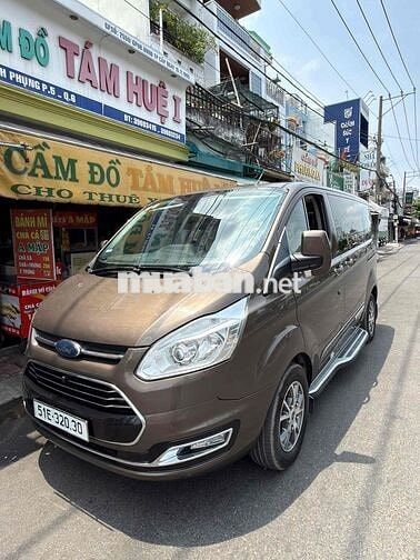 Ford Tourneo xe giám đốc đi rất đẹp full đồ chơi
