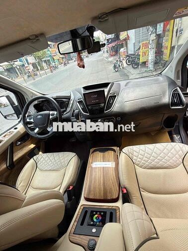 Ford Tourneo xe giám đốc đi rất đẹp full đồ chơi
