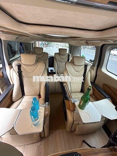 Ford Tourneo xe giám đốc đi rất đẹp full đồ chơi