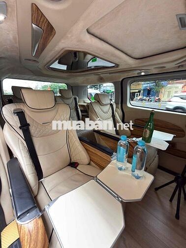 Ford Tourneo xe giám đốc đi rất đẹp full đồ chơi