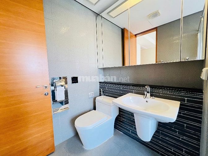 Cho thuê căn hộ Xi Riverview Palace tầng trung, 145m2, full nội thất