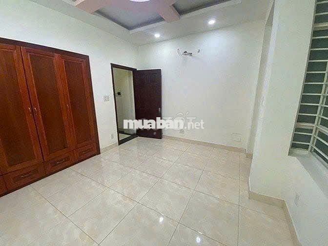 Cho Thuê Nhà Đường CMT8, Quận 10 ( Cho Làm CHDV - Nhà 2MT )