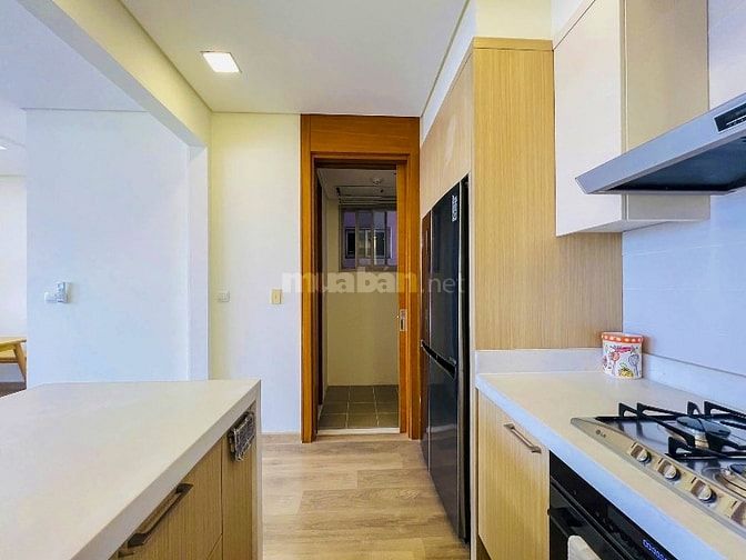 Cho thuê căn hộ Xi Riverview Palace tầng trung, 145m2, full nội thất