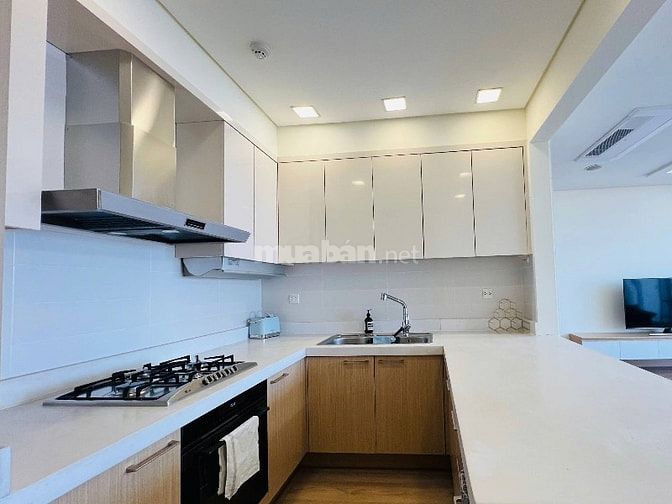 Cho thuê căn hộ Xi Riverview Palace tầng trung, 145m2, full nội thất