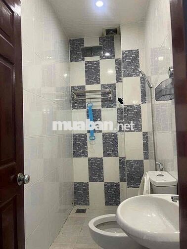 cho thuê nhà sát ngã tư ga , chợ cầu đồng 2 lầu 3 phòng ngủ Đường 6m