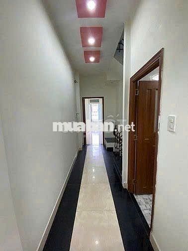 Cho Thuê Nhà Đường CMT8, Quận 10 ( Cho Làm CHDV - Nhà 2MT )