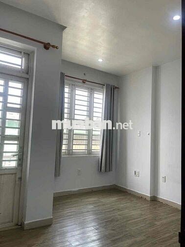 cho thuê nhà sát ngã tư ga , chợ cầu đồng 2 lầu 3 phòng ngủ Đường 6m