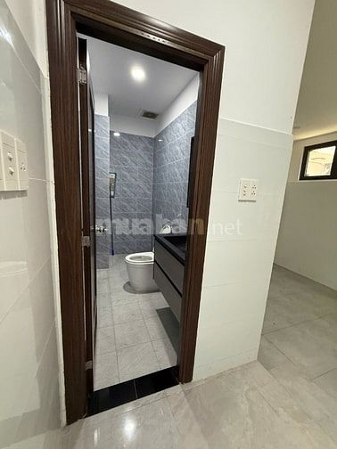 Cho Thuê Nhà Nguyên Căn Y Hình đường Trường Sa, Q3, 6 tầng thang máy